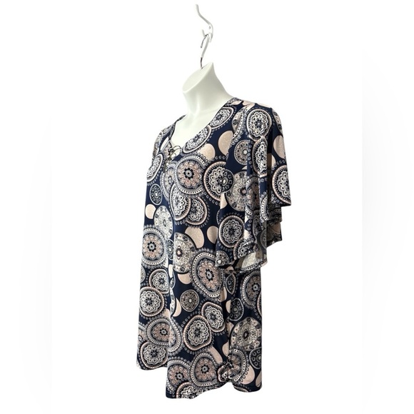 Claire France, Navy, Pink & White Plus Size Patterned Blouse, 1X - Picture 6 of 9